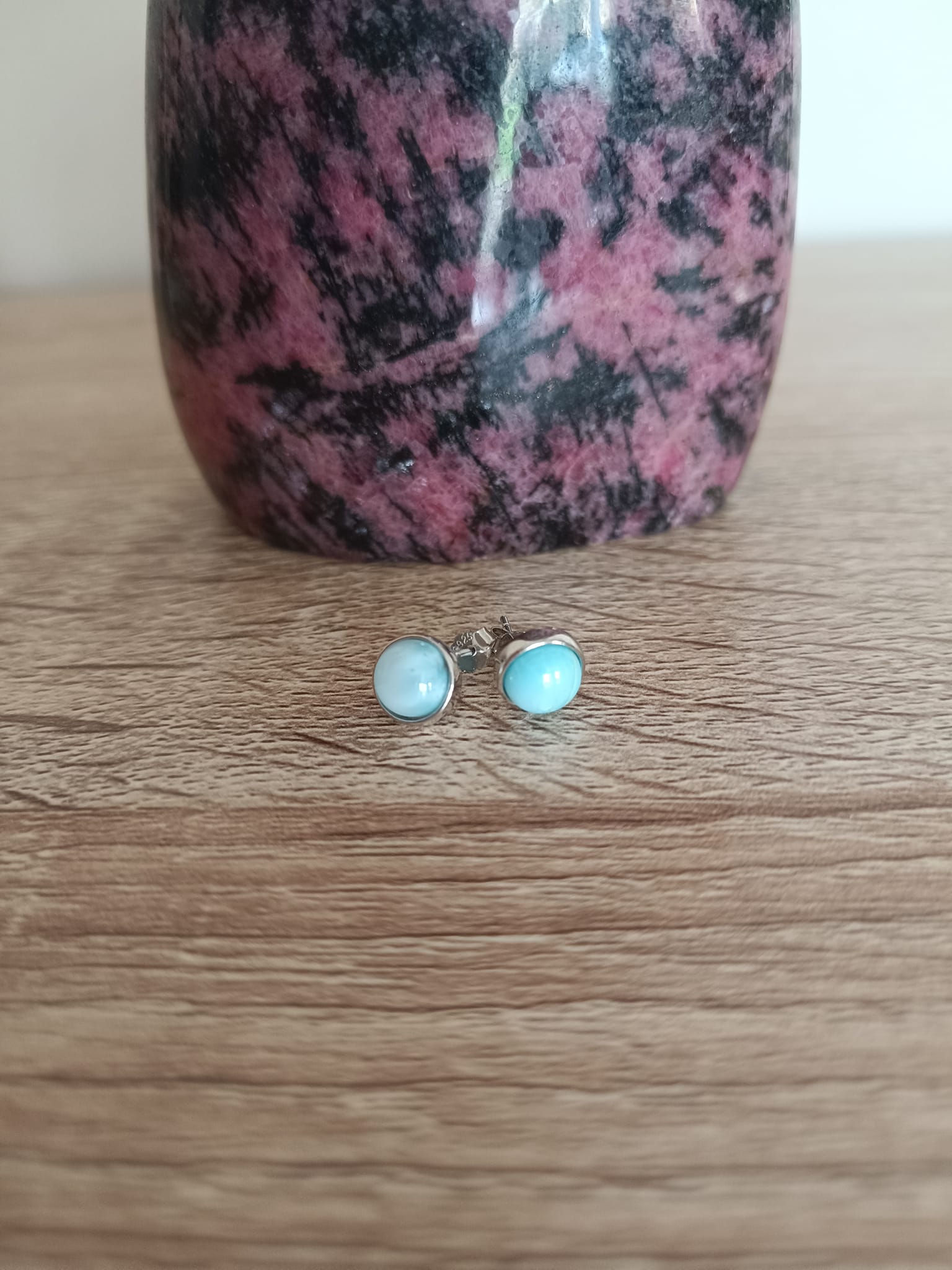Puces d'oreilles en Larimar