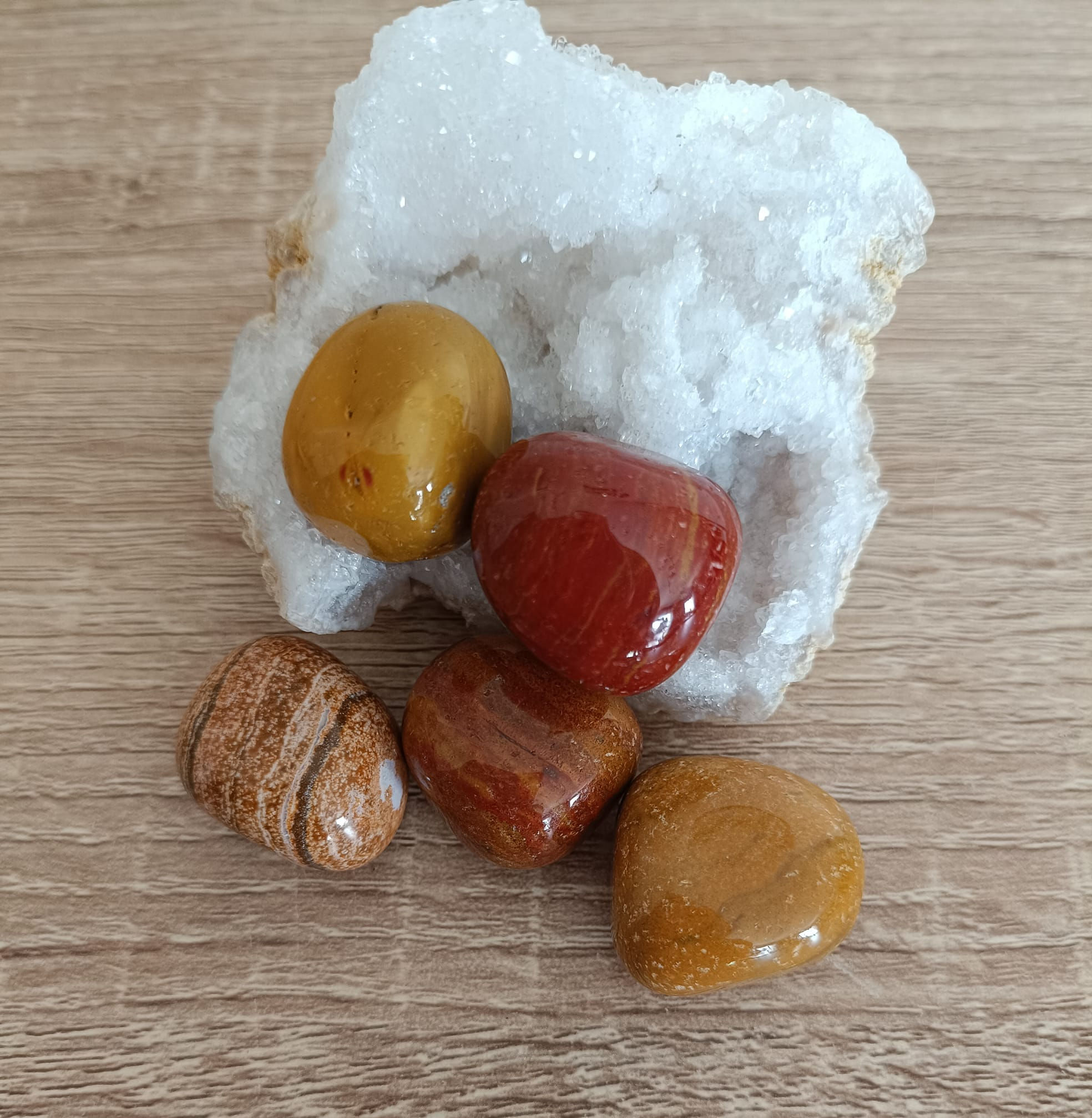 Pierre roulée en Jaspe mokaïte