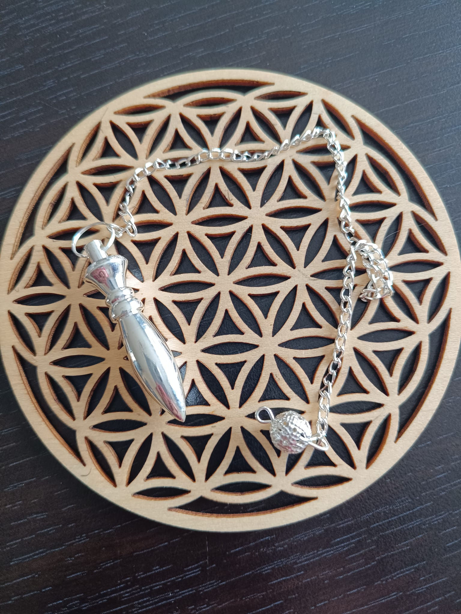 Pendule en métal argenté