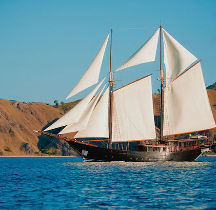 amandira-yacht-sailing-yacht-hero (1).jpg