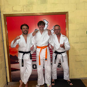 Xiano behaalt oranje gordel