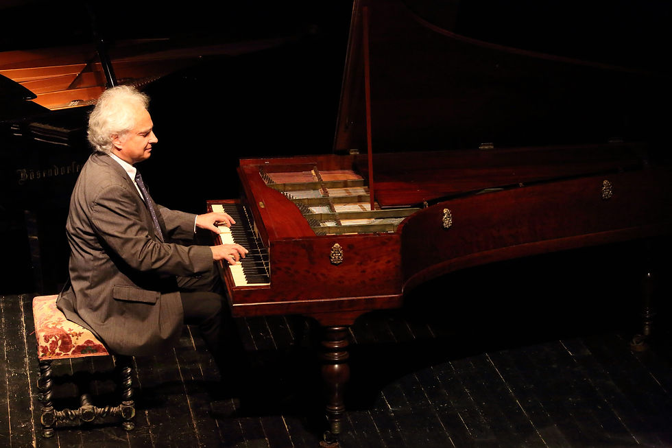 Piano de salon et piano orchestral