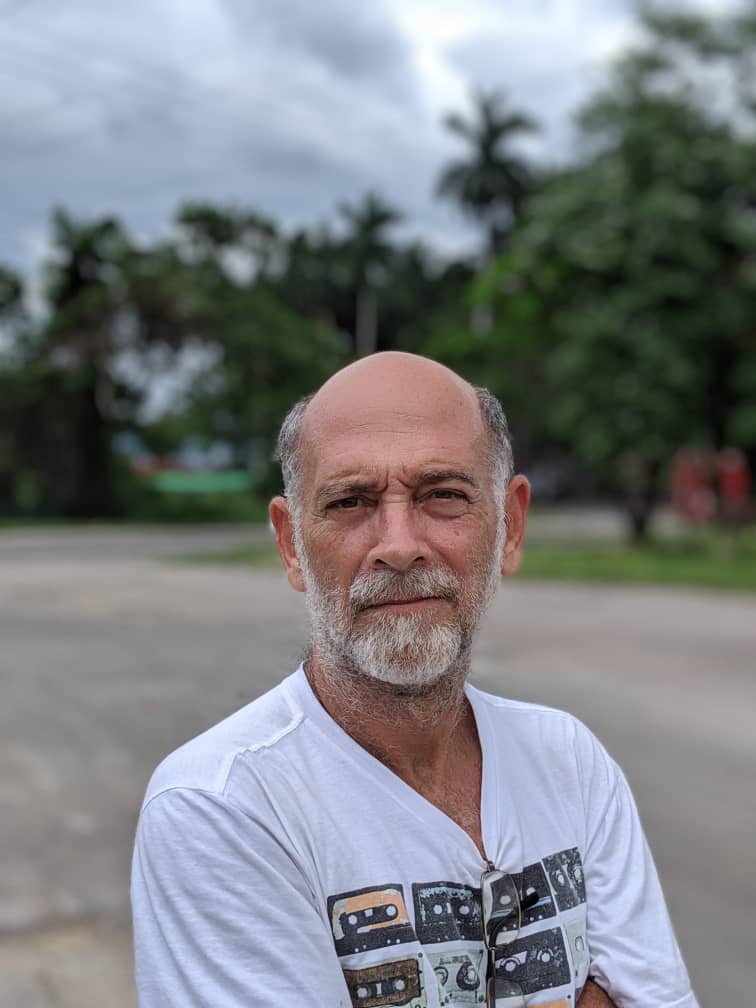 Writer: Orlando Hernández