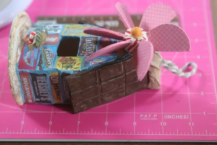 House O' Sweets  dimensions dn