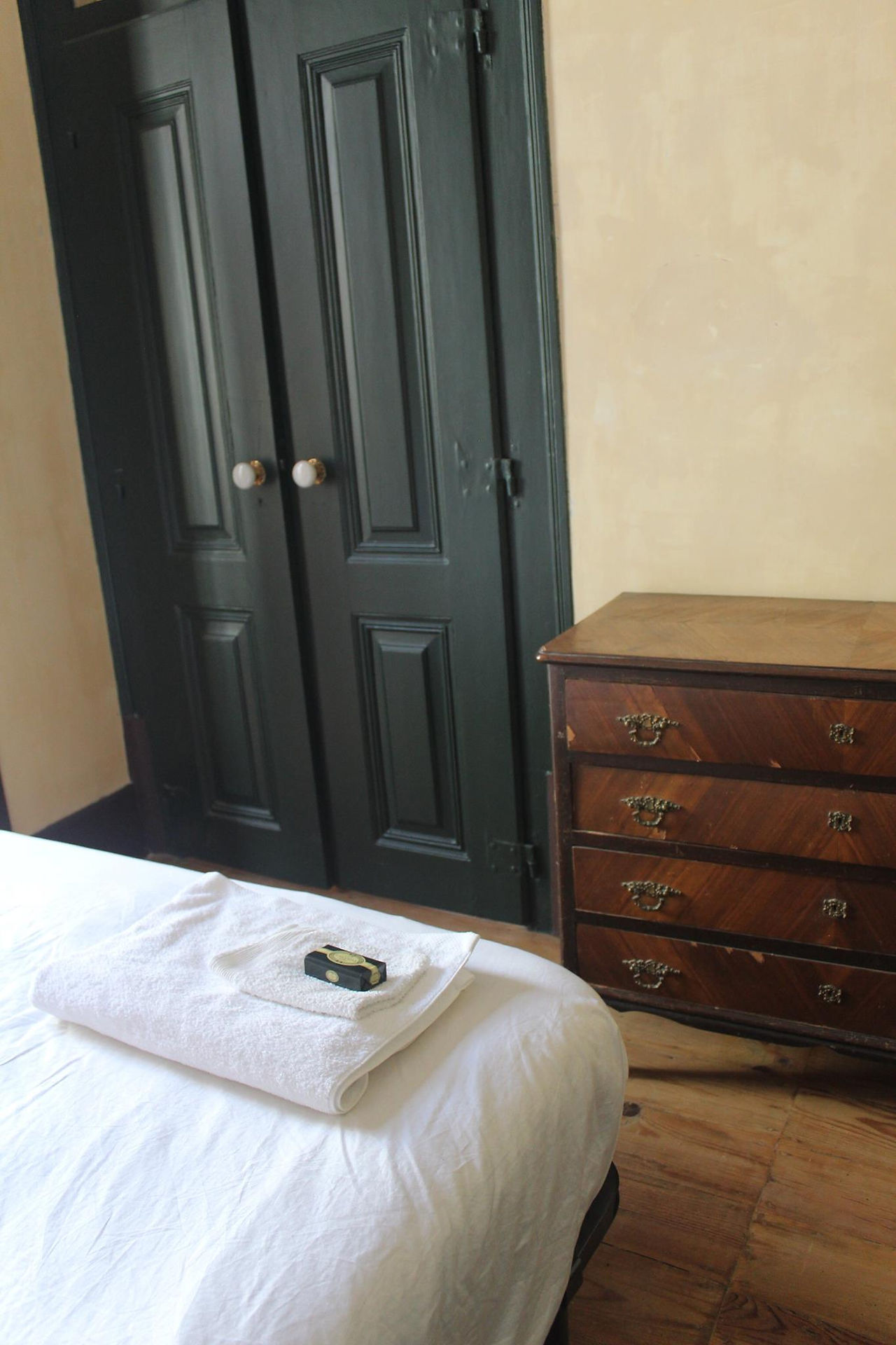 Queen Anne room