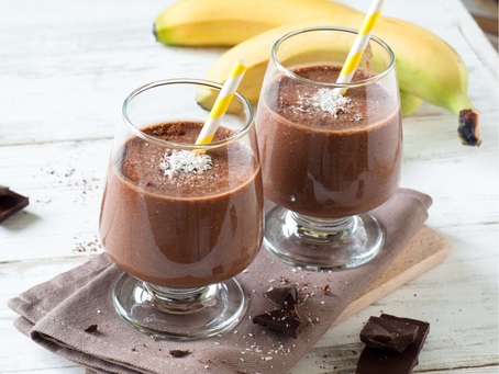 🍫🍓 Découvrez une délicieuse recette de Smoothie aux pépites de chocolat 🍌🥤
