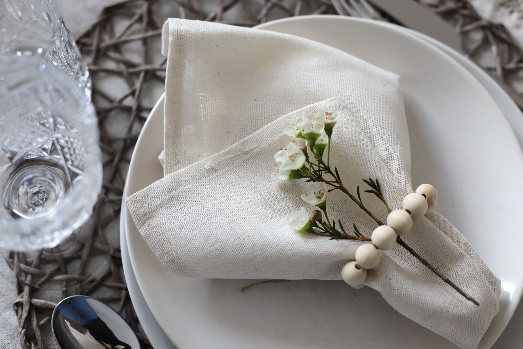 schlichter Serviettenring aus Holz