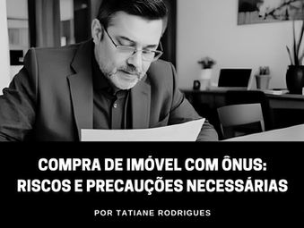 Homem analisando matrícula de imóvel com expressão de dúvida, sentado à mesa com contrato