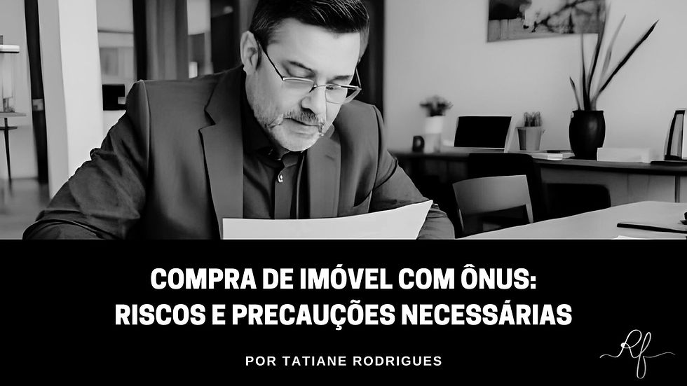 Homem analisando matrícula de imóvel com expressão de dúvida, sentado à mesa com contrato