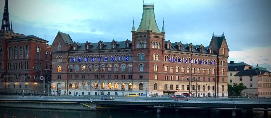 Jag har skrivit tvåboksavtal med Norstedts ?