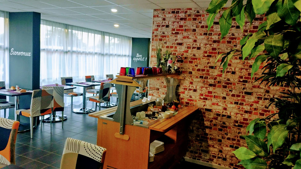 salle-petit-dejeuner-vue-hippodrome