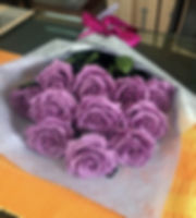 Ramo 12 rosas Premium Unicolor $ 295.000