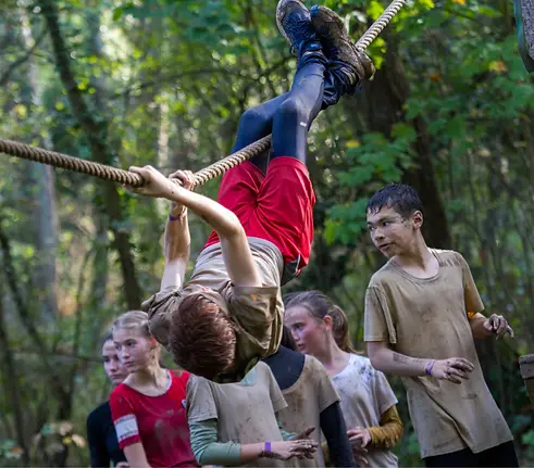 L_Arrachée-course-obstacle-famille-enfant-anjou.webp