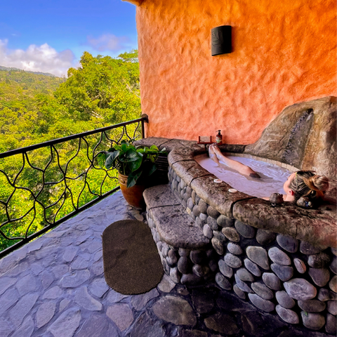 The Peace Lodge Deluxe Guest Room overlooking La Paz Waterfall Gardens Nature Park in Vara Blanca, Alajuela, Costa Rica