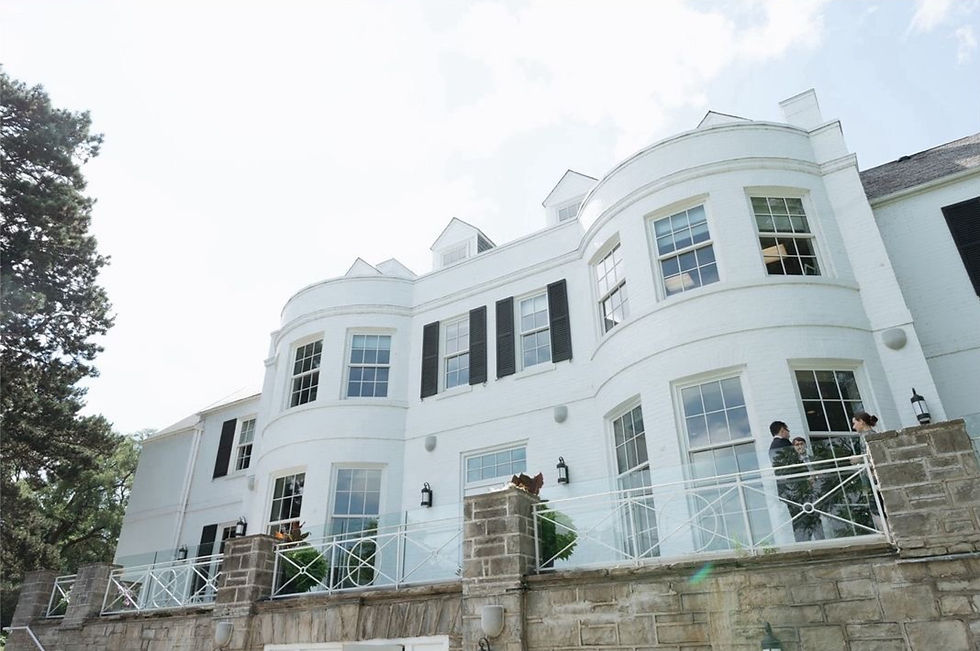 Cocktail Hour at Harding Waterfront Estate.