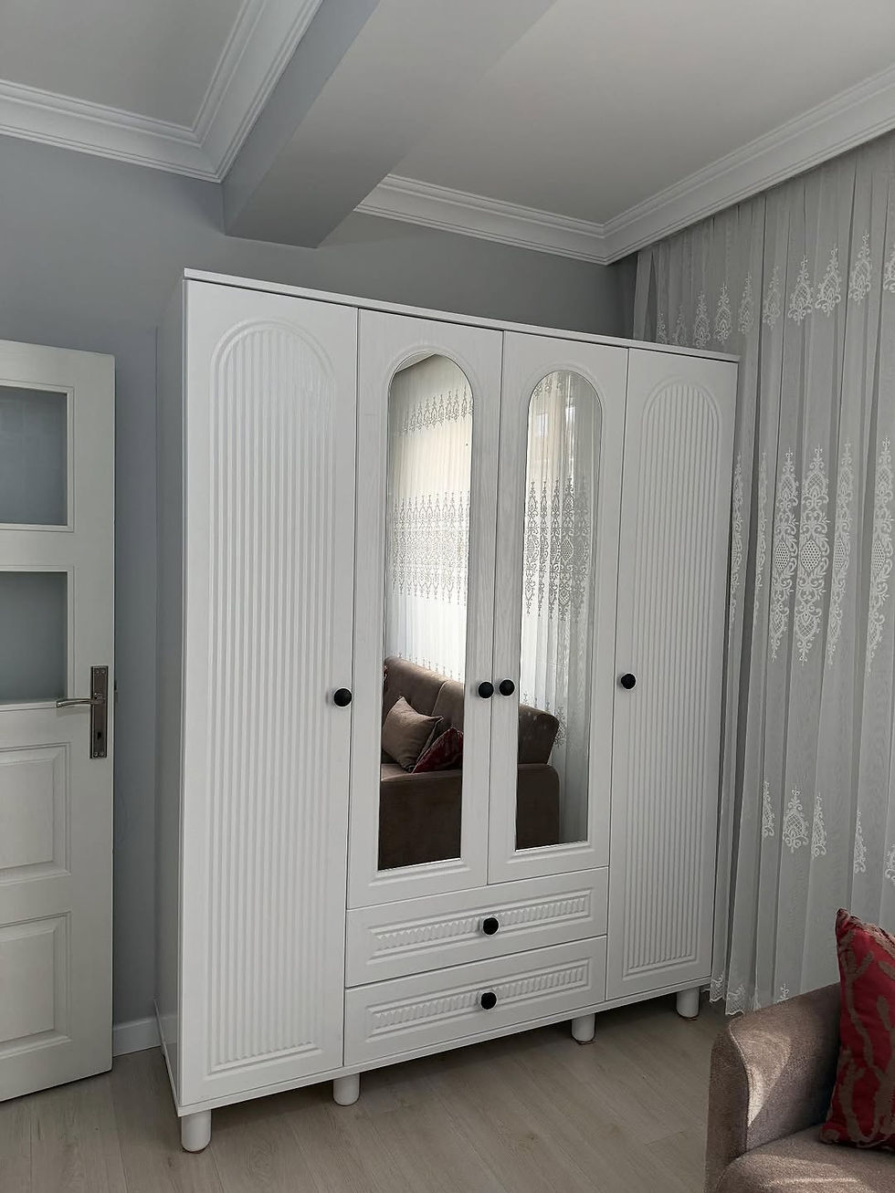 Küçük resim: FULL MDF 4 KAPAKLI AYNALI DOLAP