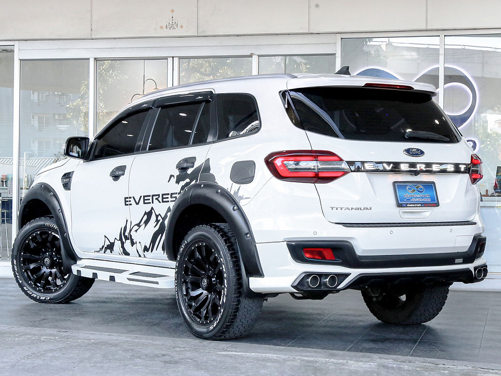 ภาพขนาดย่อ: FORD EVEREST 2.0 TITANIUM PLUS สีขาว-ดำ  ปี 2022