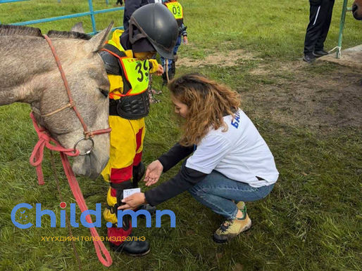 Гачуурт тосгоны хурдан морины уралдааны үеэр 4 хүүхэд мориноос унаж, эмнэлгийн тусламж авчээ