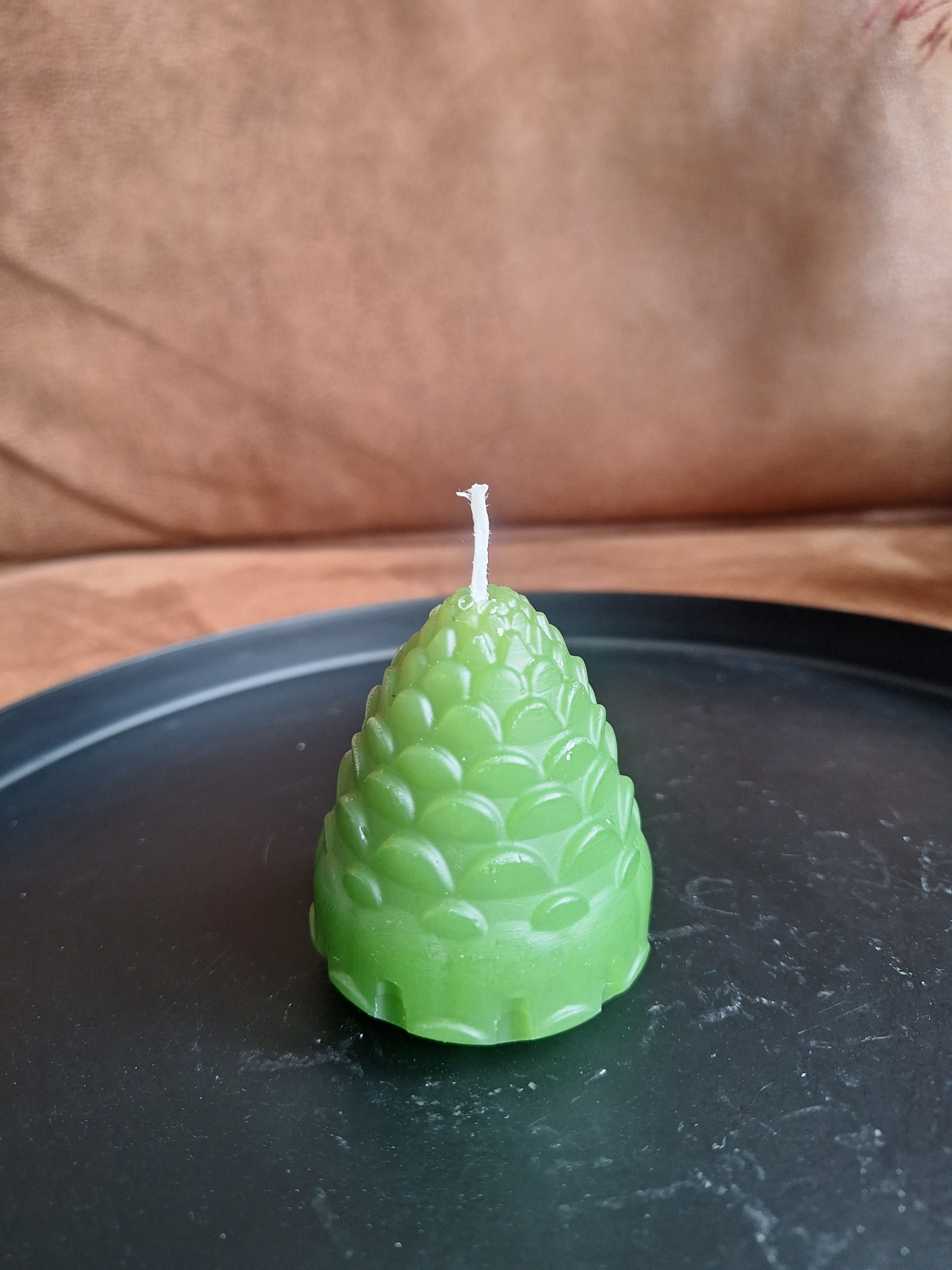 Kaars Dennenappel