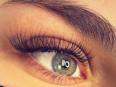 Can You Put False Lashes Over Extensions?