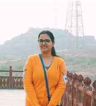 Akanksha Photo_edited.jpg