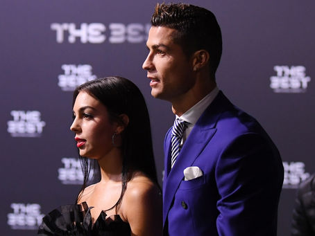 Kekasih Cristiano Ronaldo Ungkap Kekecewaannya Kepada Pelatih Portugal Soal Ronaldo Jadi Cadangan