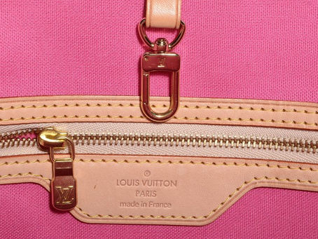 Pria di Korea Didenda Rp16 Juta Setelah Kencingi Tas Louis Vuitton Pacarnya