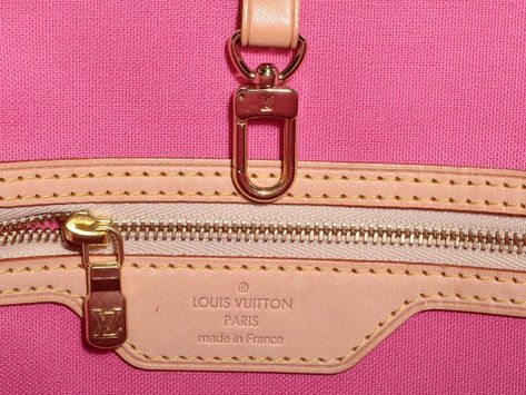 Pria di Korea Didenda Rp16 Juta Setelah Kencingi Tas Louis Vuitton Pacarnya