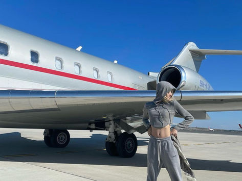 Lisa Blackpink Beli Pesawat Jet di Umur yang ke-25 Tahun