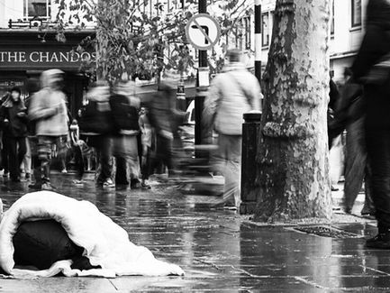 Pobreza extrema no Reino Unido alcança maior patamar em três décadas