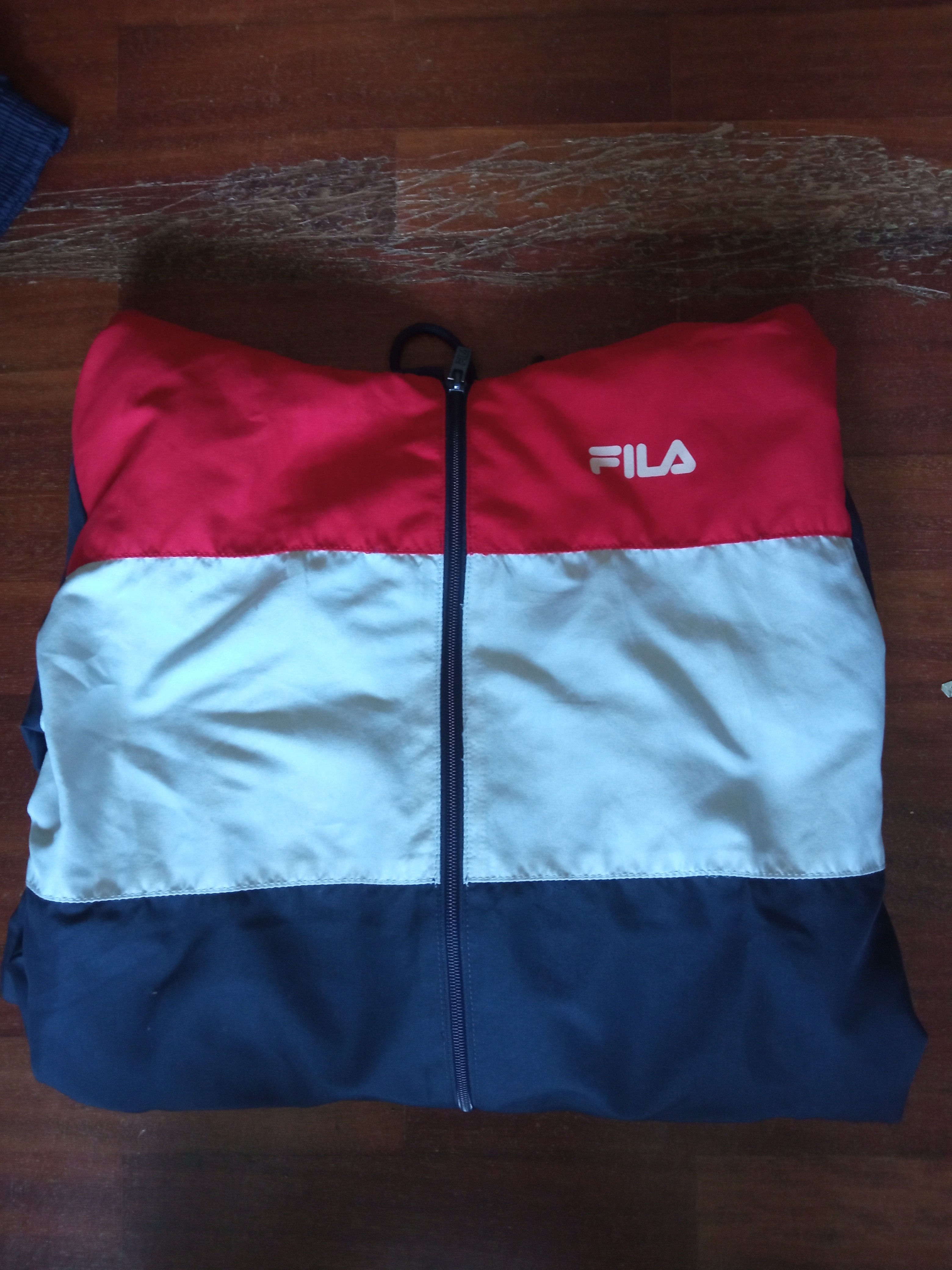 Chaqueta Fila con capucha nueva talla m