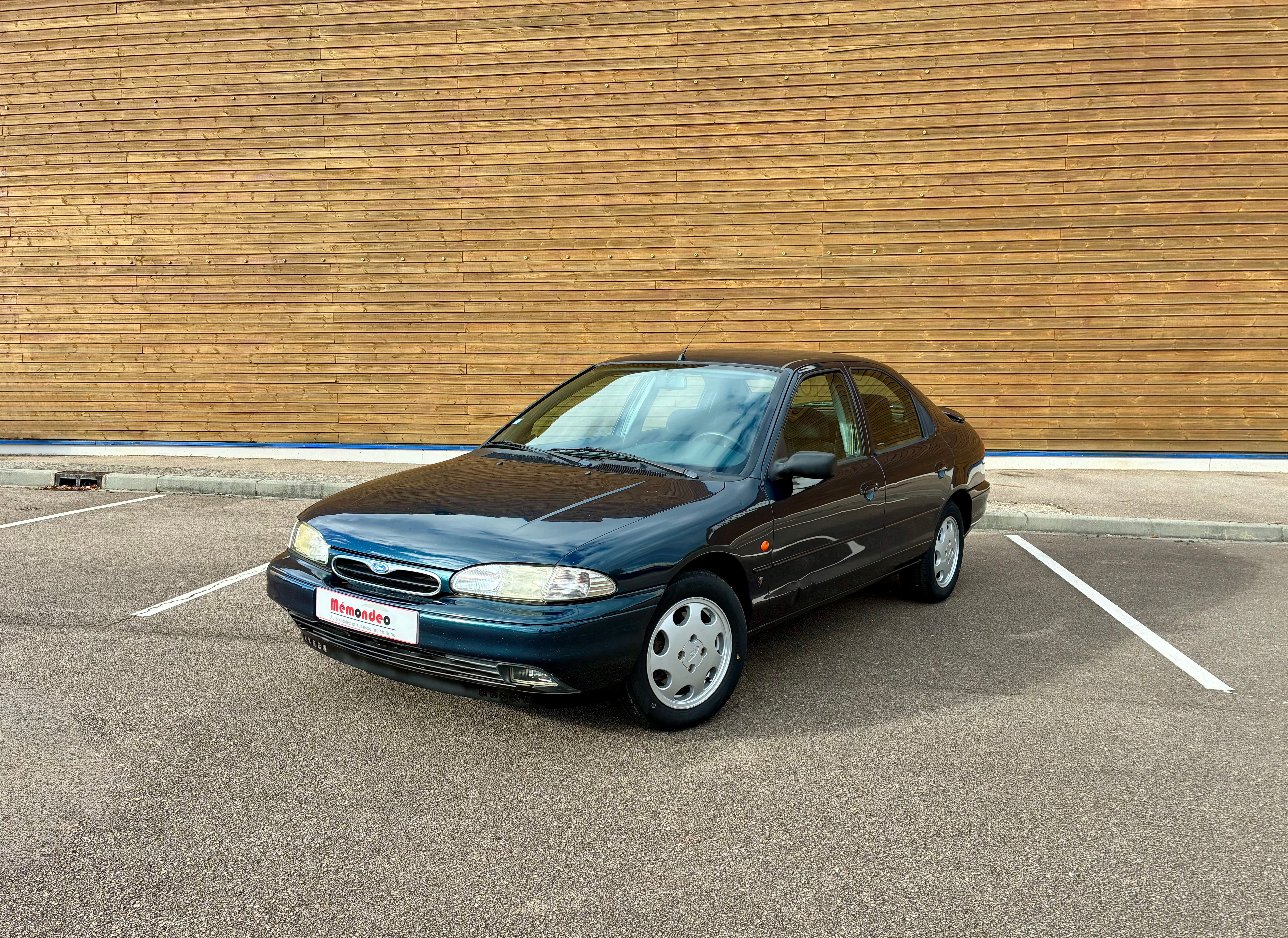 Ford Mondeo 2.5i V6 24V 170ch Ghia BVA 5 portes