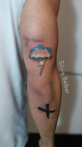 Nube y cruz