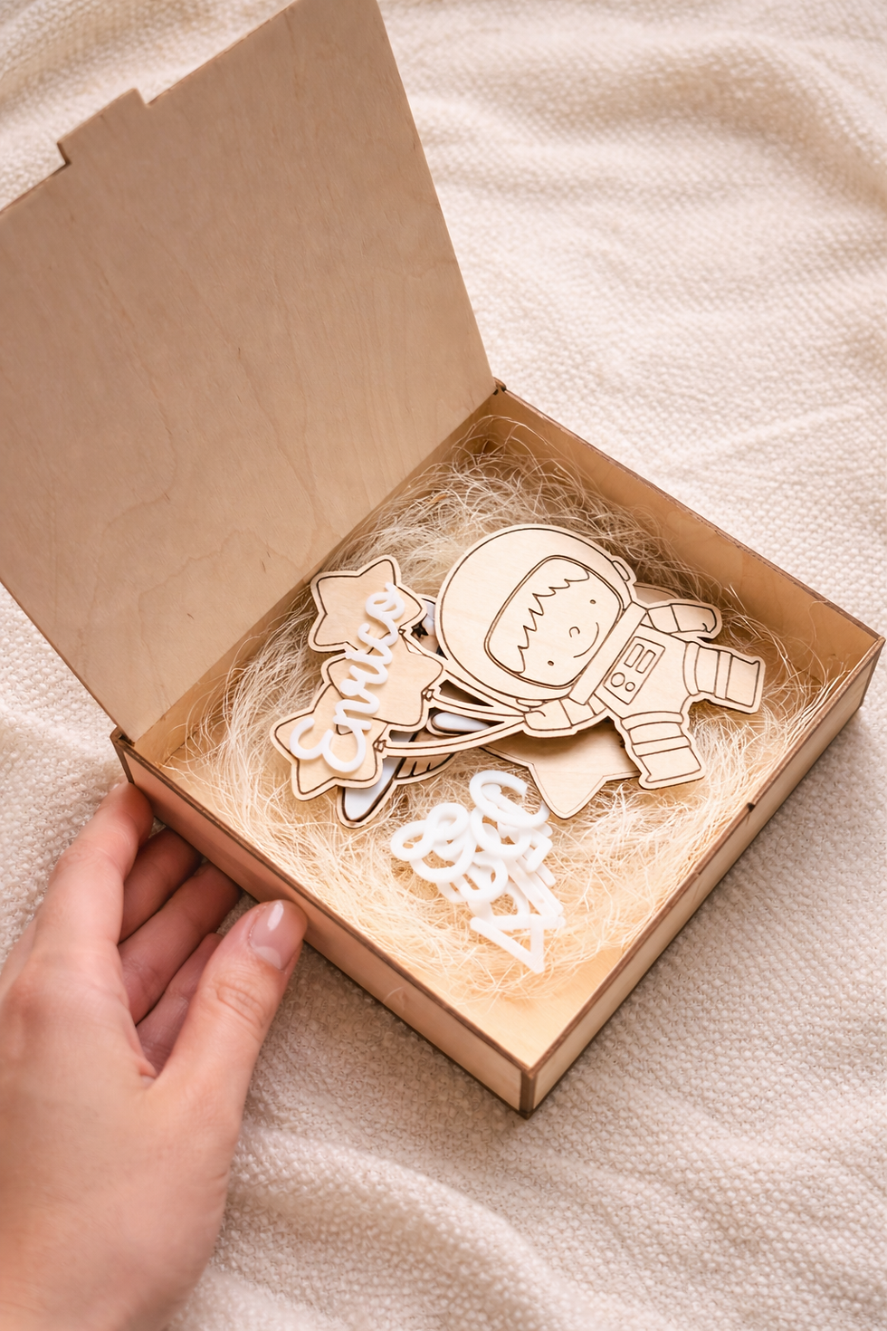 Miniatura: Set nascita in legno tema astronauta con scatola e accessori