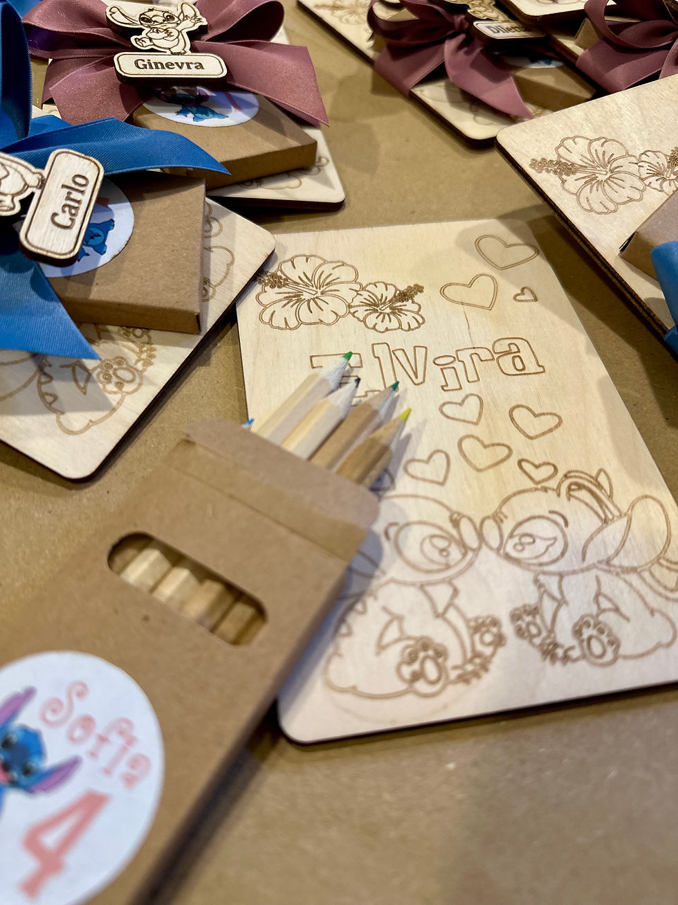 Miniatura: Set di disegno: tavoletta, matite, cuori