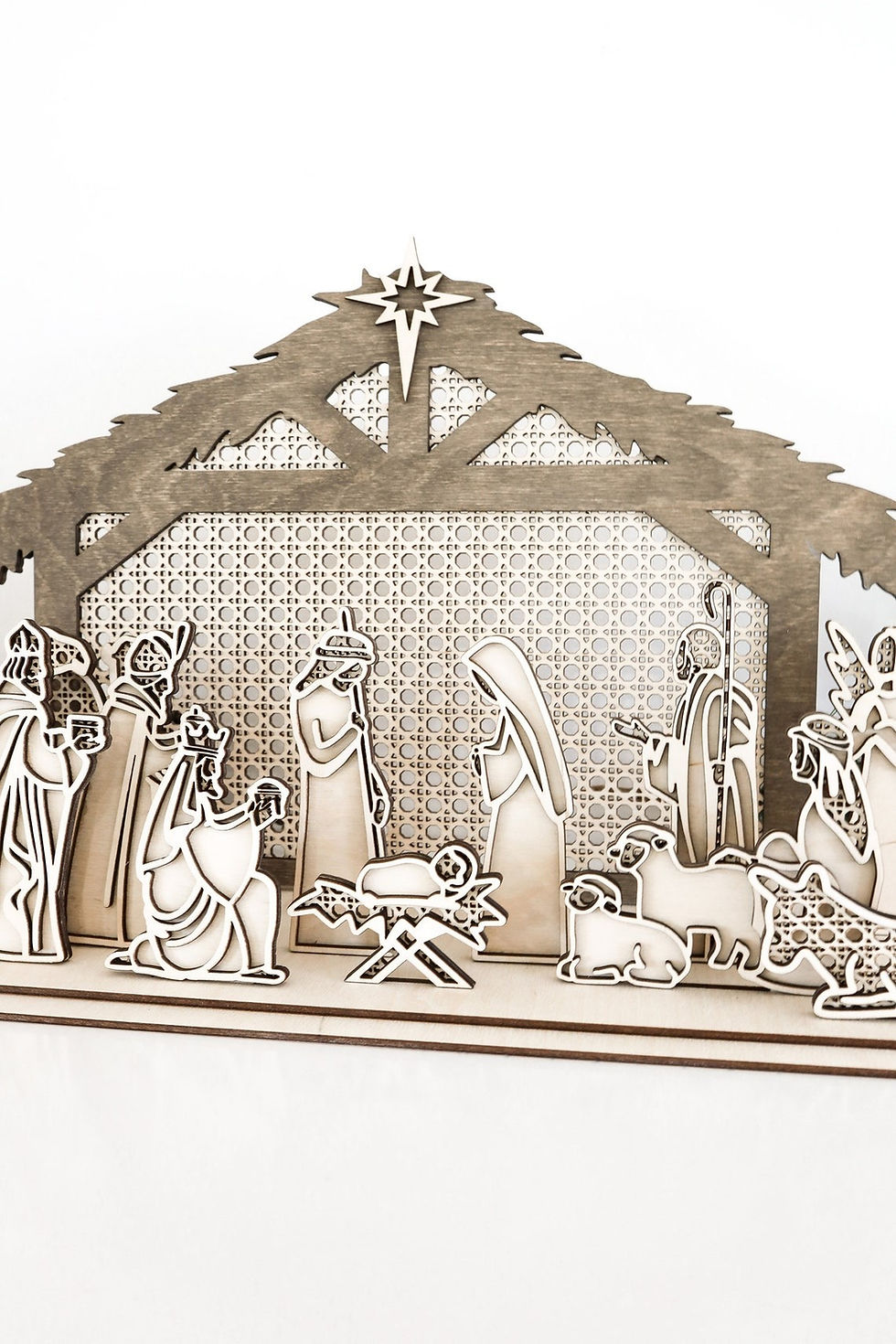Miniatura: Presepe in legno intagliato: Sacra Famiglia e pastori