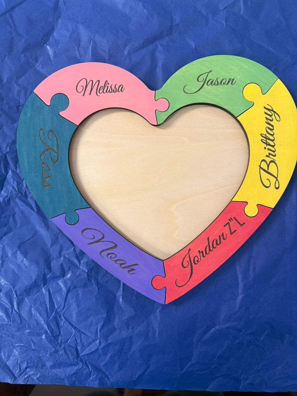 Thumbnail: Heart-shaped puzzle frame with names Melissa, Jason, and more
