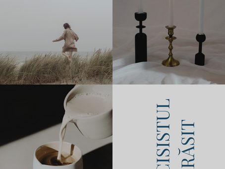 Colaj minimalist cu o femeie mergând pe plajă într-o zi înnorată, trei lumânări aprinse și o ceașcă de cafea peste care se toarnă lapte. Textul ‘Narcisistul părăsit’ este scris vertical pe fundal deschis. Imagine reprezentativă pentru articolul despre narcisistul părăsit și procesul de vindecare emoțională.