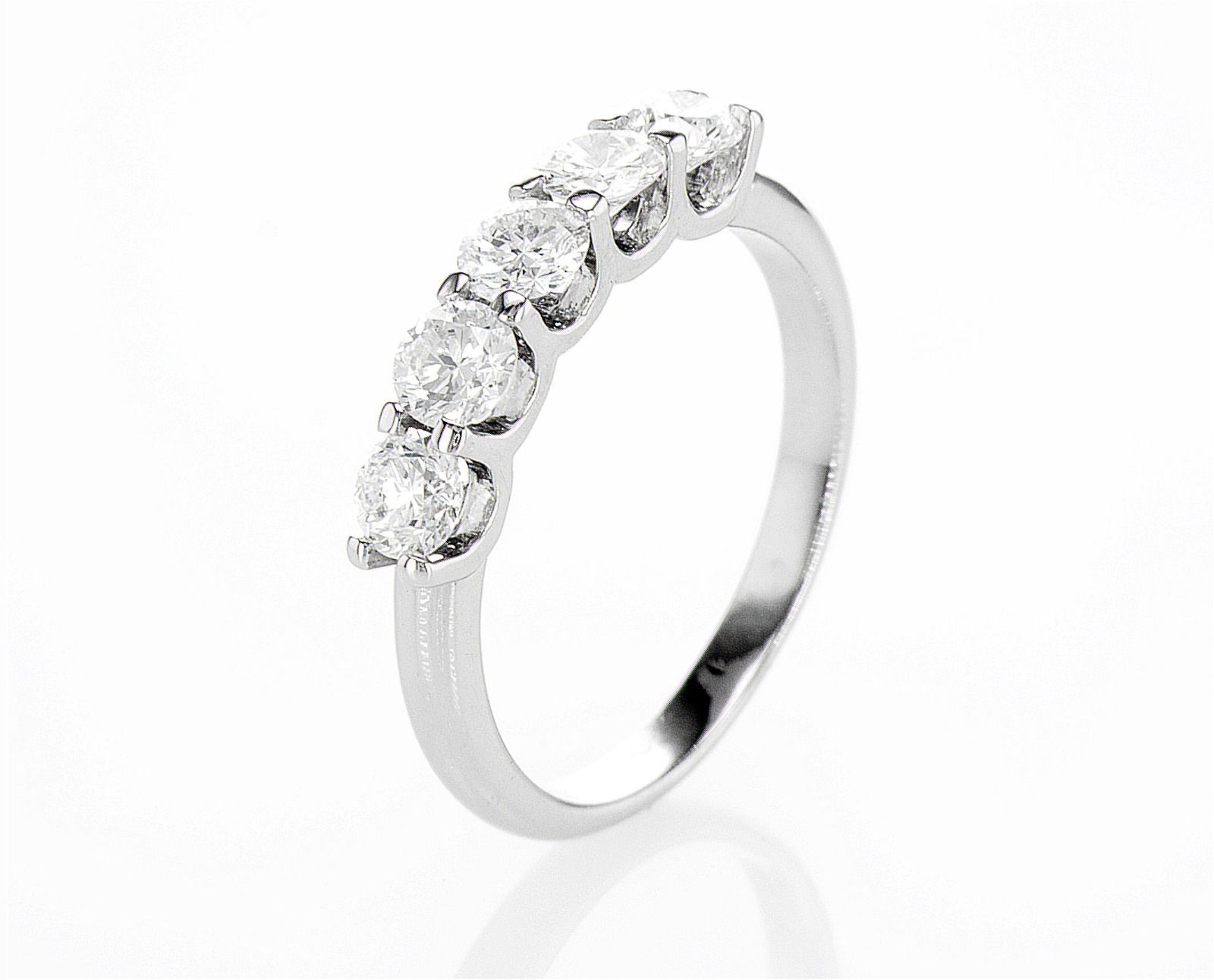 טבעת חצי אינטרנטי 1.01 קראט יהלומים - דגם ADI