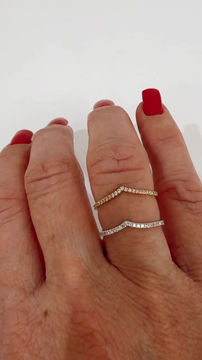 תמונה ממוזערת: טבעת וי משובצת 0.20 נקודות יהלומים - דגם ריי