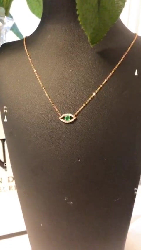 שרשרת עין אבן חן אמרלד משובצת יהלומים מסביב