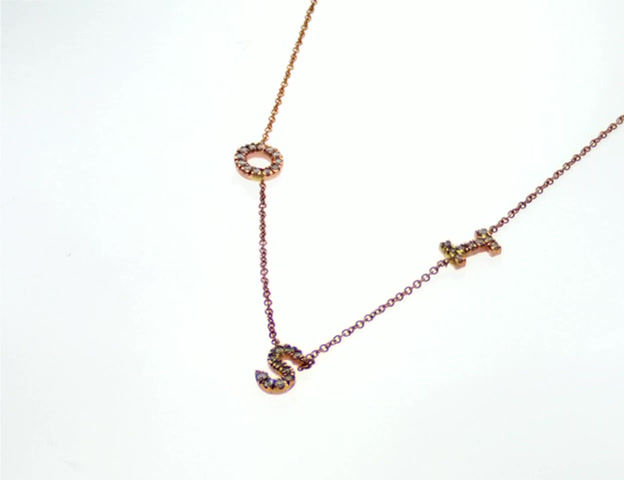 שרשרת אותיות משובצים יהלומים