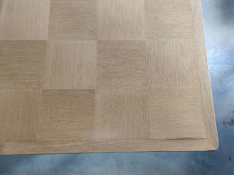 Miniature : Table à manger avec plateau damier