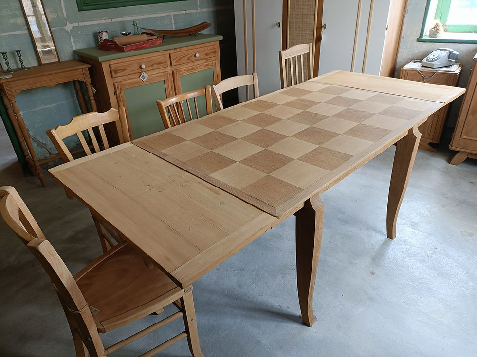 Miniature : Table à manger avec plateau damier
