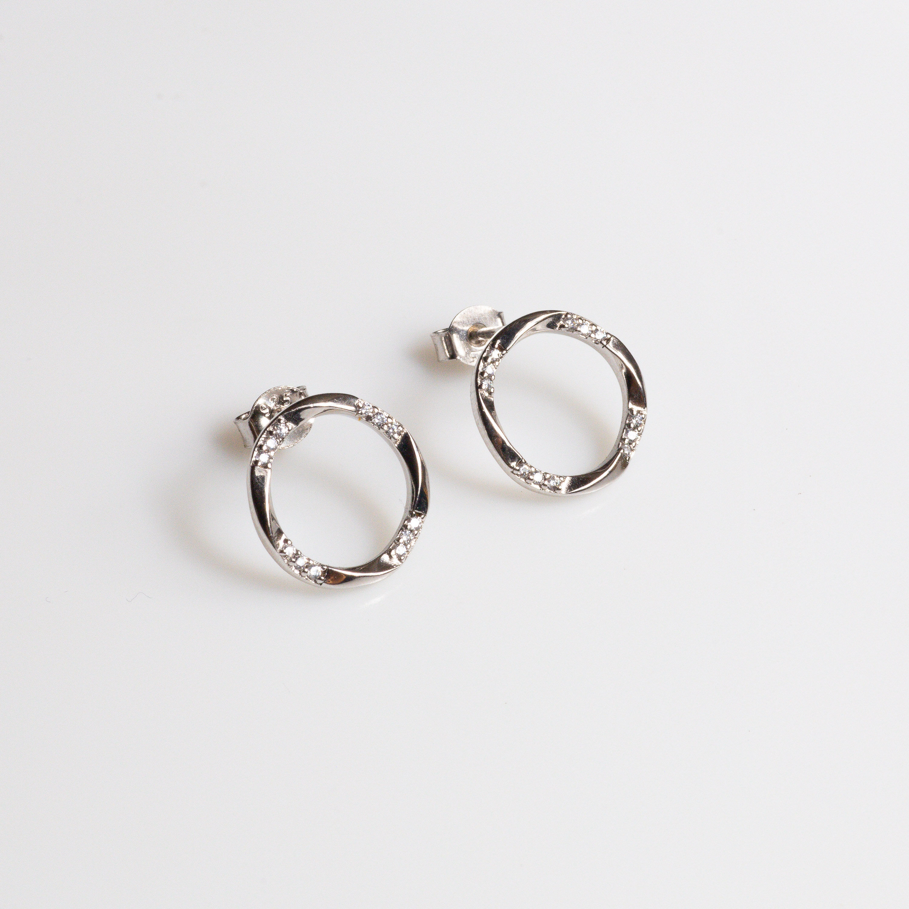 Aretes