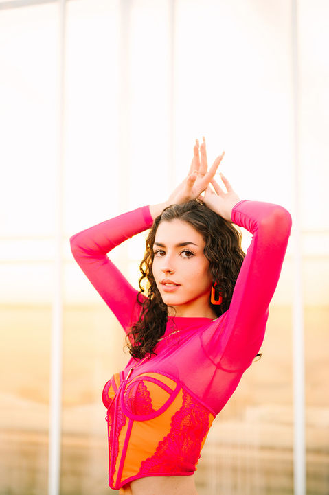 oneill,  norfolk, kearney, grand island, lincoln, omaha, northeast, north central nebraska, travel photographer, bold colorful unique creative senior pictures