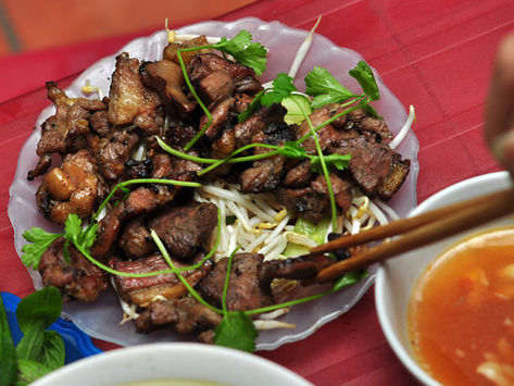 A Guide to Vietnamese Herbs: Why Vietnamese eat Duck meat with Rau Hung Que?