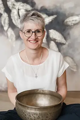 Monica-Braun-praxis-mayuna-empfehlung-spirituelle-grafikerin-schweiz.webp