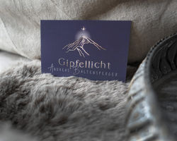 Visitenkarten mit Silberprägung für Gipfellicht – Spirituelles Design aus Nidwalden