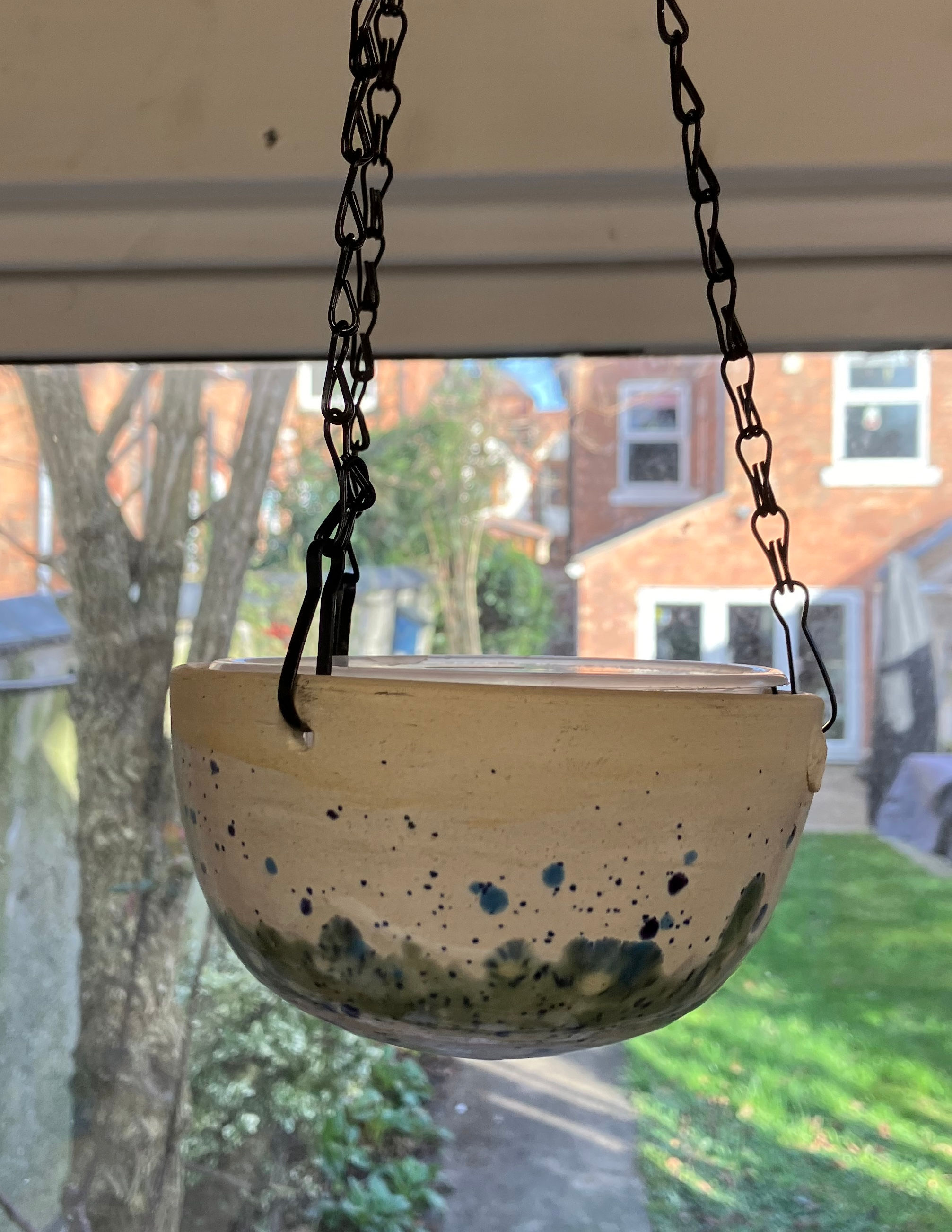 Hanging planter green